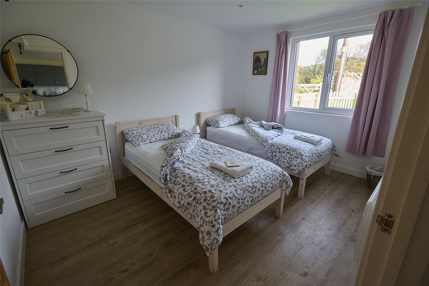 Beuno - twin bedroom